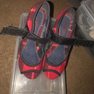 Women’s BONGO sized 7 plaid high heels
